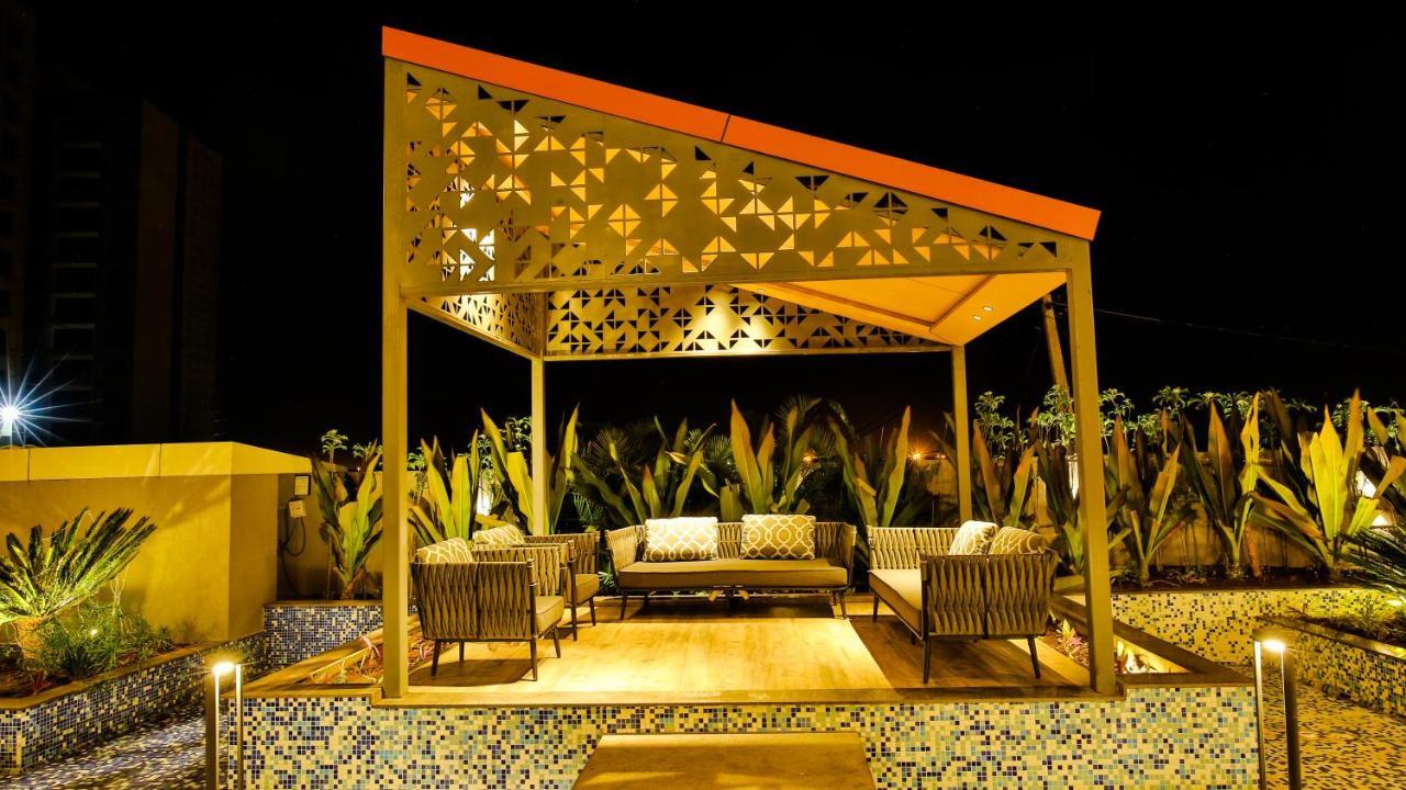 The Weekend Address Hotel Surat Bagian luar foto
