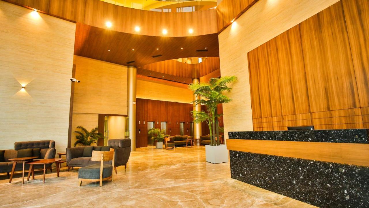 The Weekend Address Hotel Surat Bagian luar foto